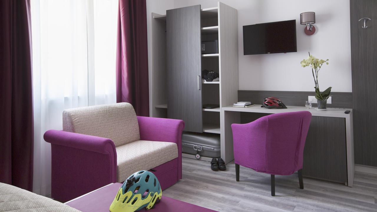 Alma Living Hotel- Al Girarrosto Venzone Exteriör bild