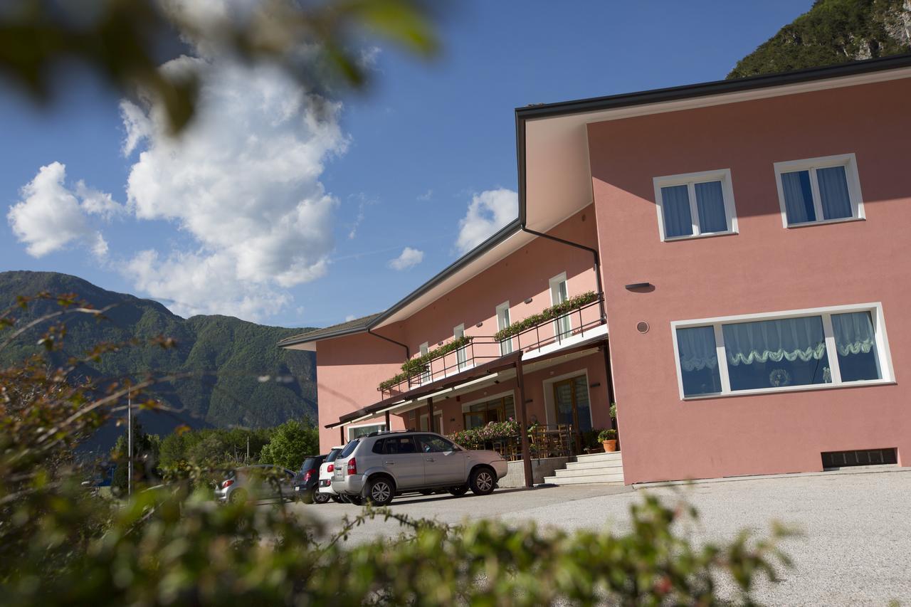 Alma Living Hotel- Al Girarrosto Venzone Exteriör bild